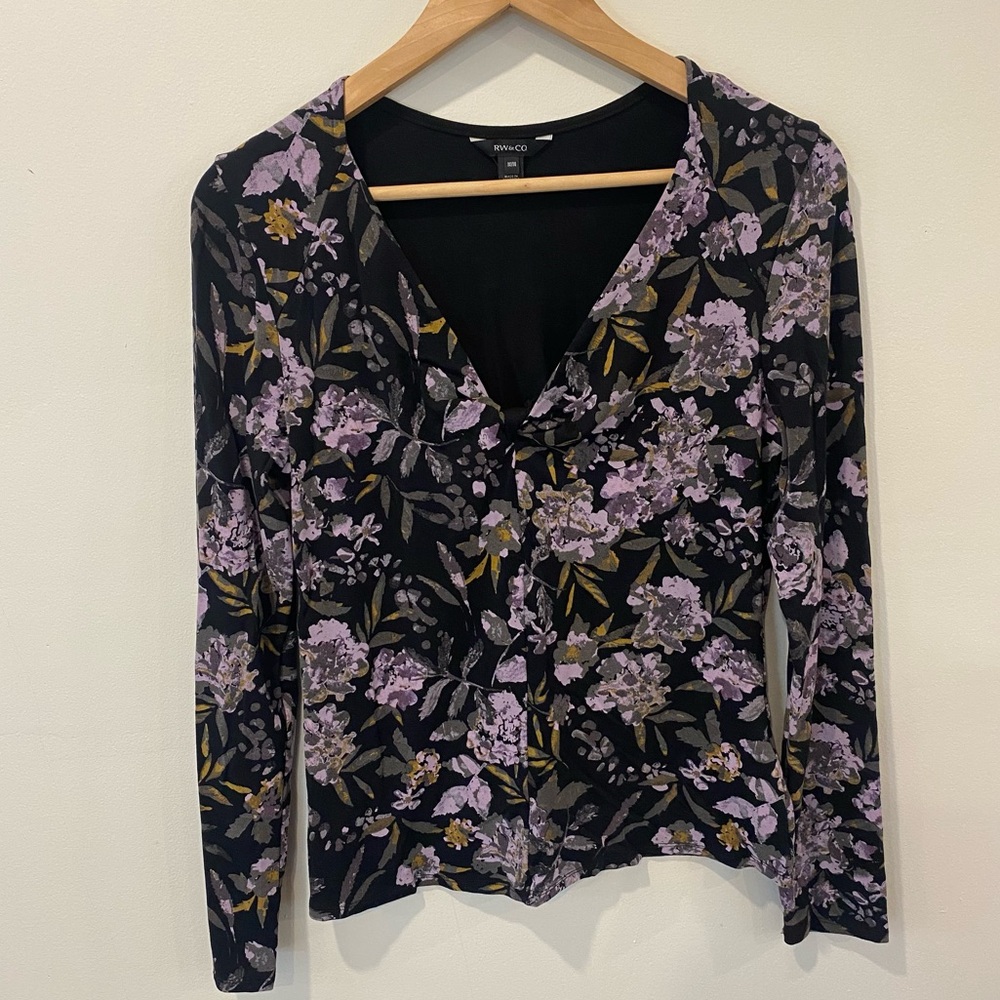 long sleeve floral tee medium